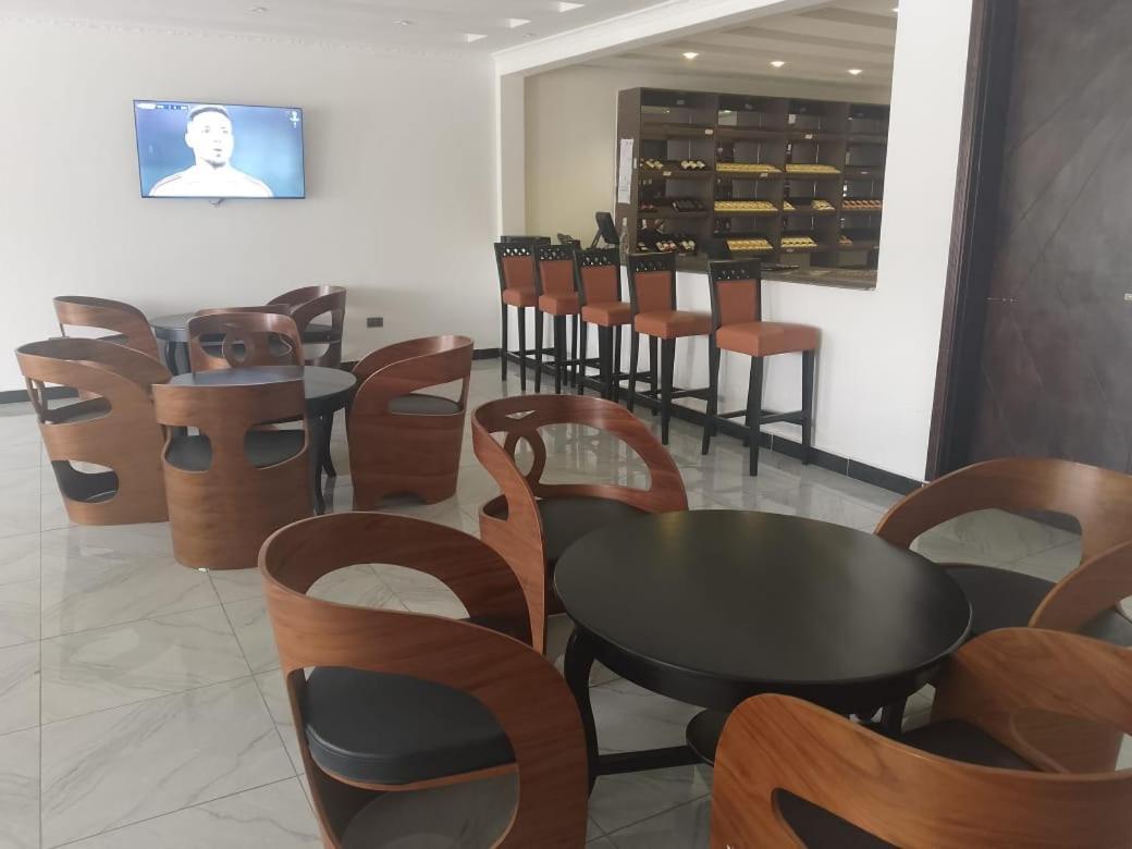 Water Pavilion Hotel Keroka Luaran gambar
