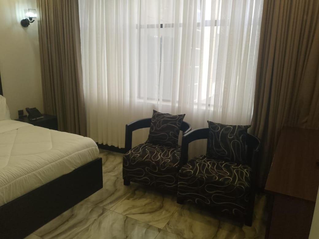 Water Pavilion Hotel Keroka Luaran gambar