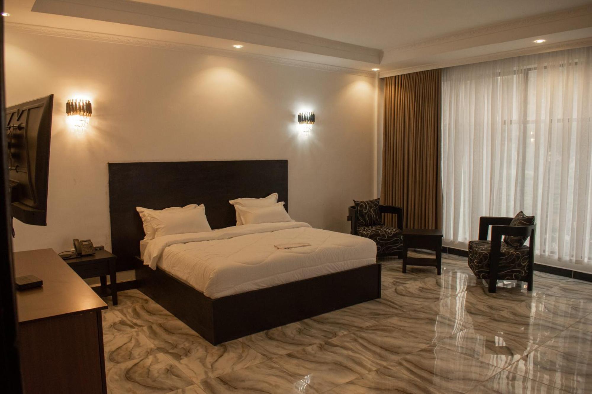 Water Pavilion Hotel Keroka Luaran gambar