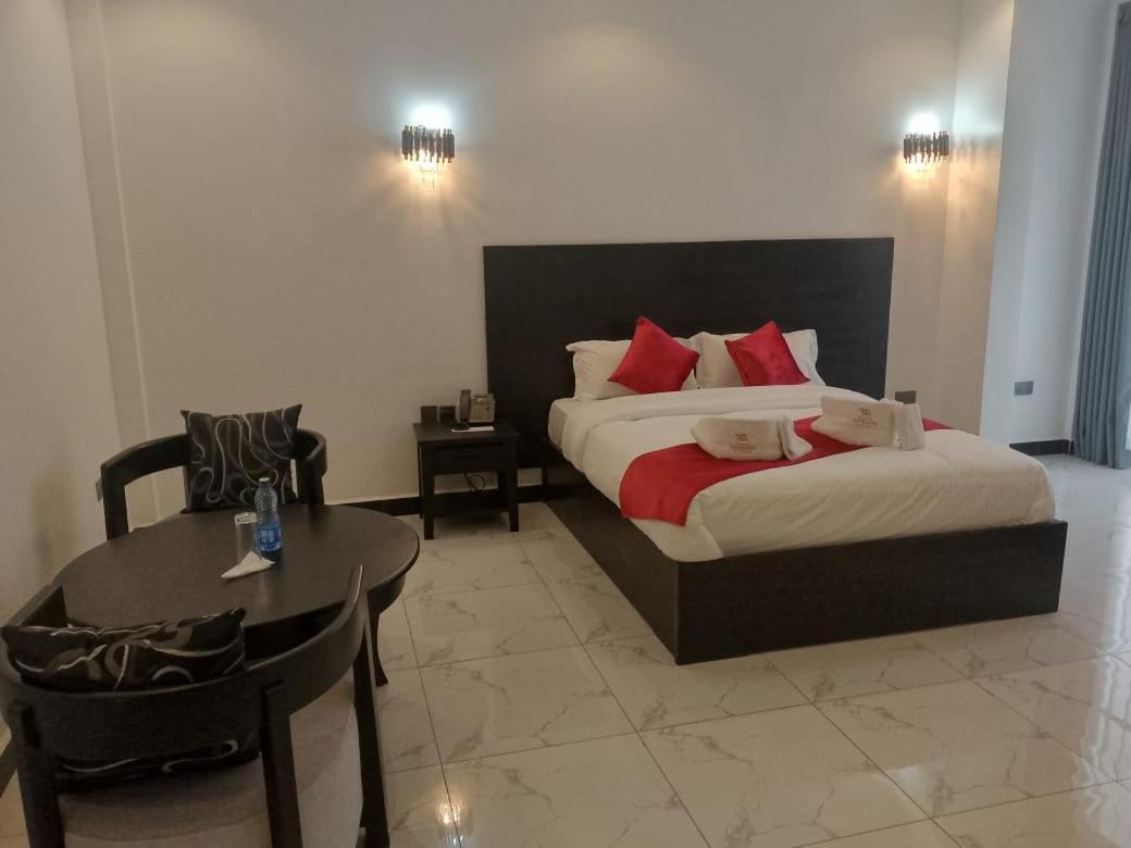 Water Pavilion Hotel Keroka Luaran gambar