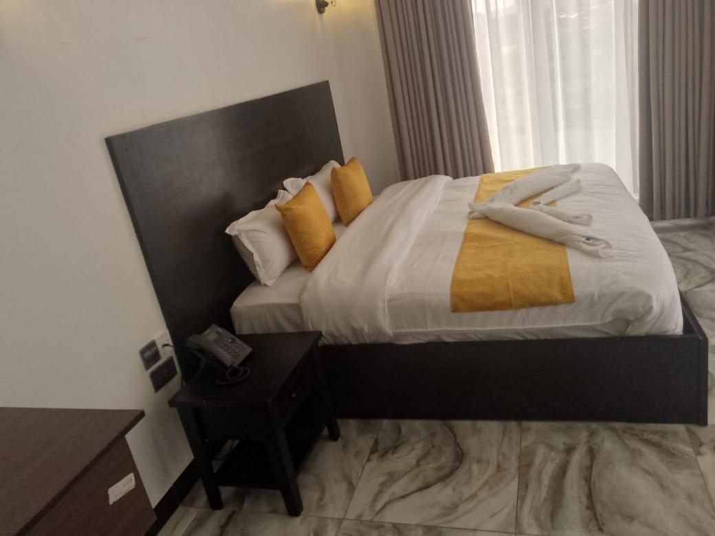 Water Pavilion Hotel Keroka Luaran gambar